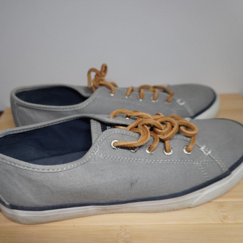 Women's Sperry Pier View Sneaker. Size 8M, Grey. Pre-owned.